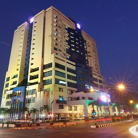 فندق ميجا ميري المظهر الخارجي الصورة